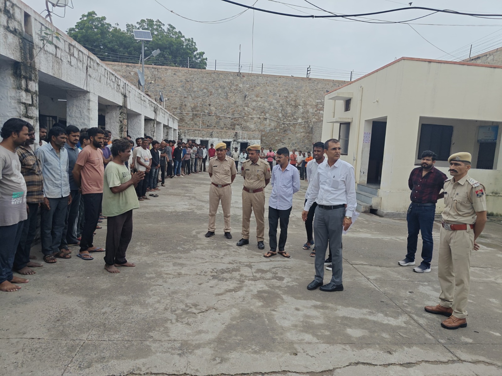 पाली / प्राधिकरण सचिव भाटी ने जिला कारागृह का किया निरीक्षण