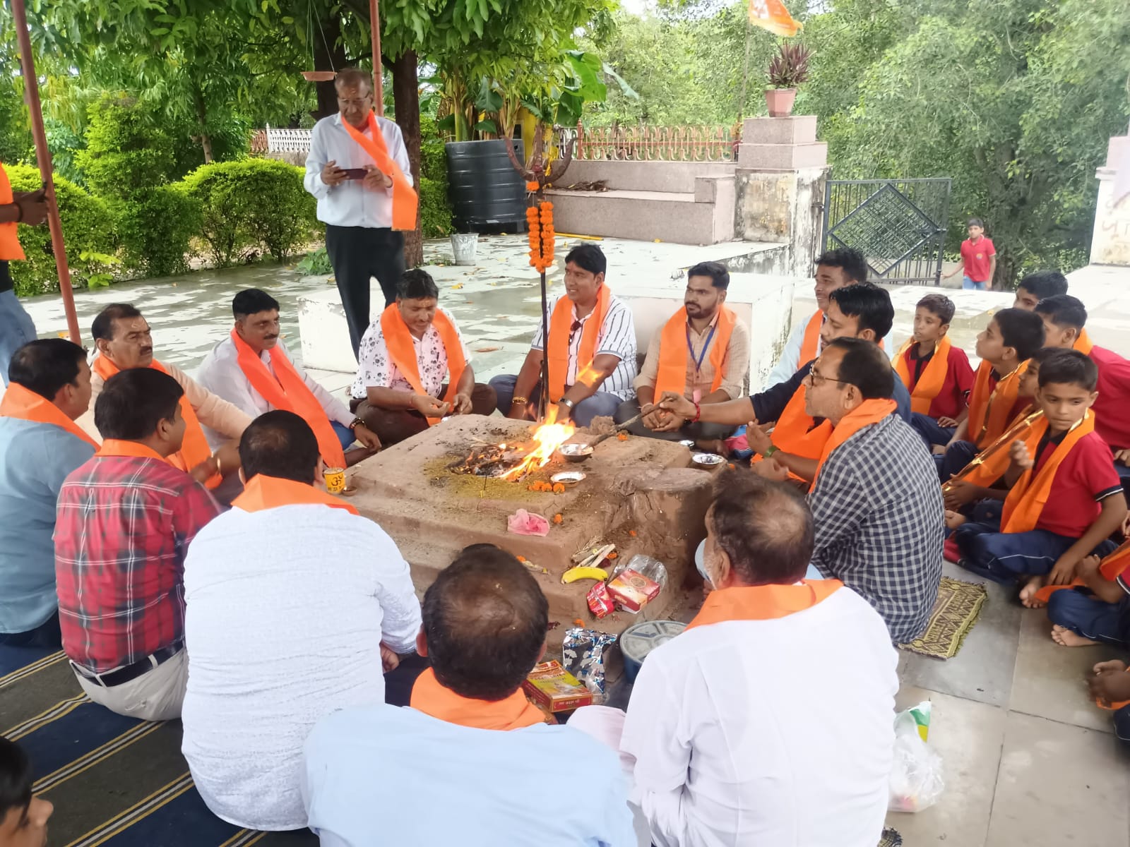 चित्तौड़गढ़ - हेरिटेज सिटी प्रेस क्लब ने किया हवन यज्ञ और पौधारोण