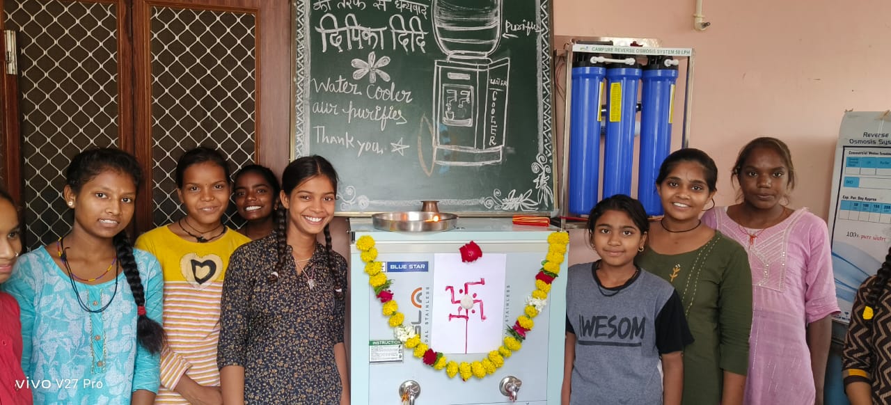  चित्तौड़गढ़ / भदेसर - आधारशिला आवासीय बालिका को वाटर कुलर किया भेंट