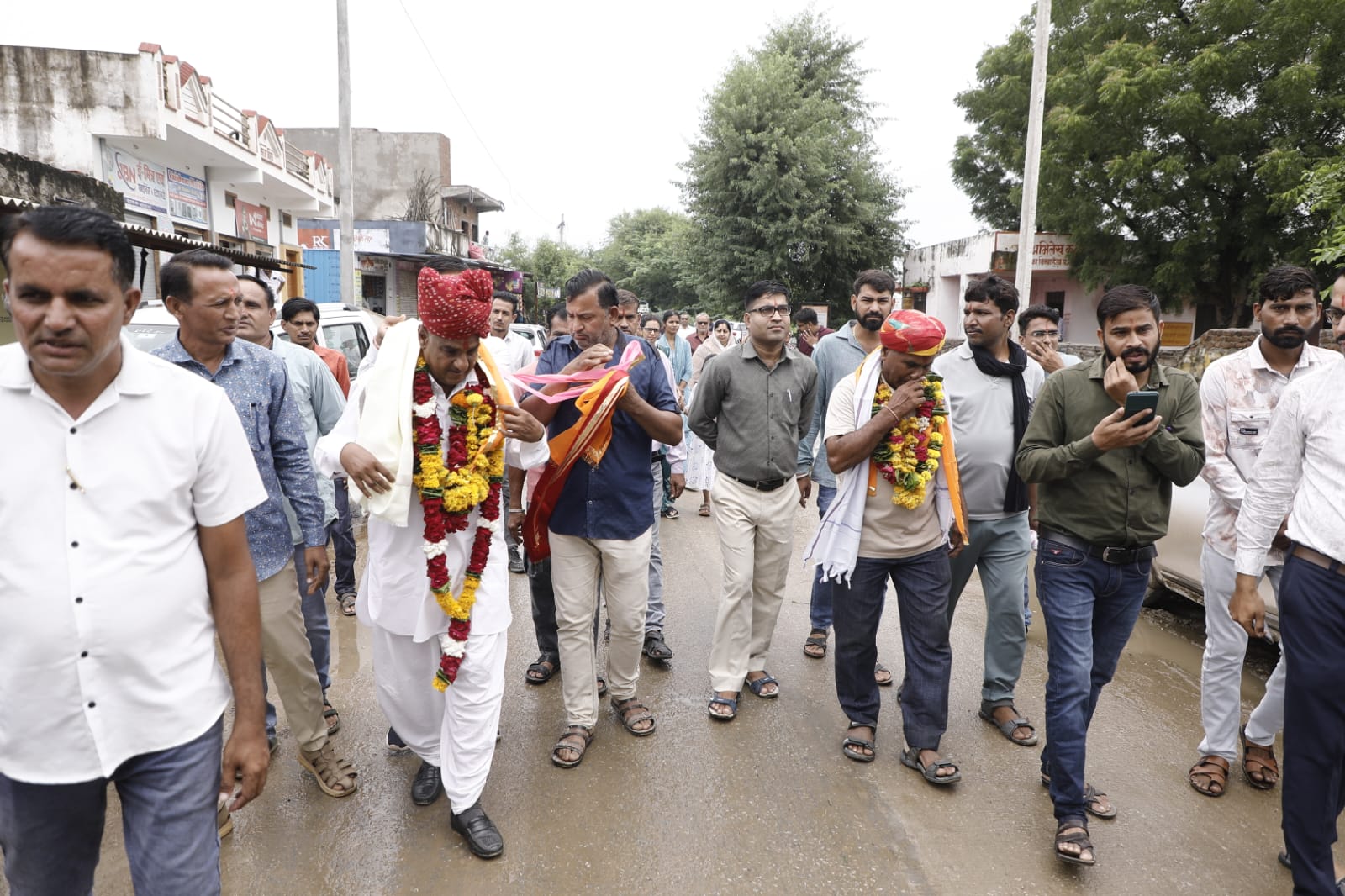  चित्तौड़गढ़ / कपासन - सेवानिवृत्ति पर ग्राम वासियों ने किया स्वागत