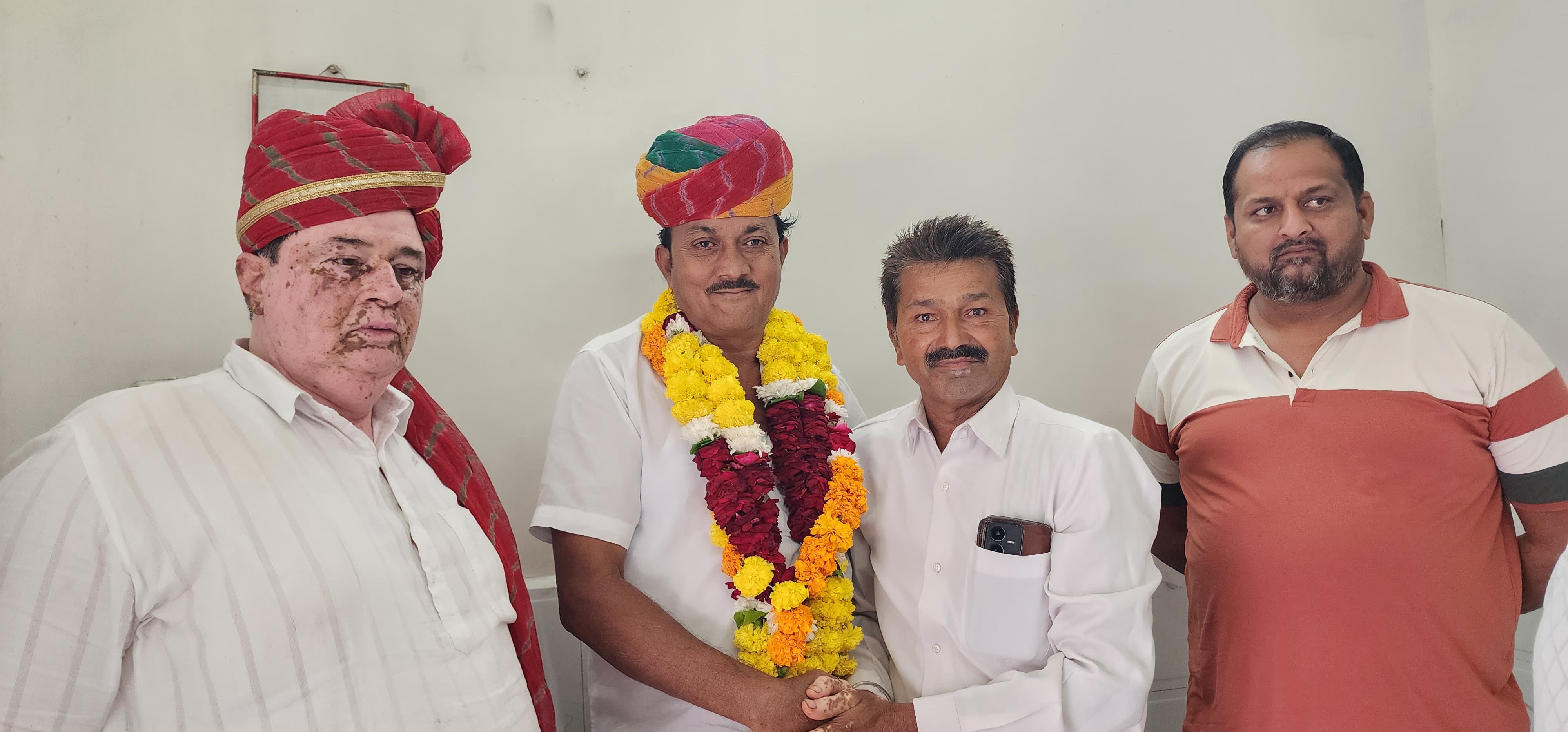 पाली / शहर ब्लॉक कांग्रेस कमेटी के नए अध्यक्ष हकीम भाई का भव्य स्वागत