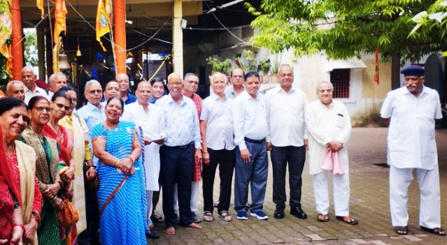  चित्तौड़गढ़ - मित्रता दिवस पर पेंशनर्स ग्रुप ने धार्मिक स्थलों की यात्रा कर मनाया फ्रेंडशिप डे