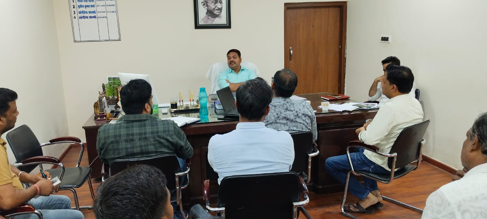 चित्तौड़गढ़ - चित्तौड़गढ़ में घर-घर कचरा संग्रहण को लेकर प्रशासक ने ली समीक्षा बैठक, व्यवस्था को और सुदृढ़ बनाने के निर्देश
