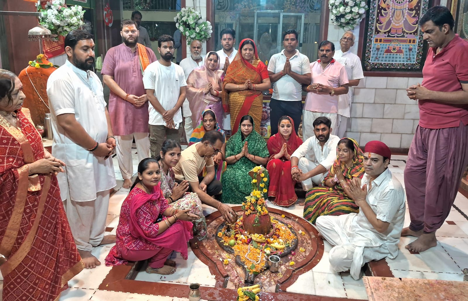  चित्तौड़गढ़ - महादेव का आंवला के जूस से किया अभिषेक 