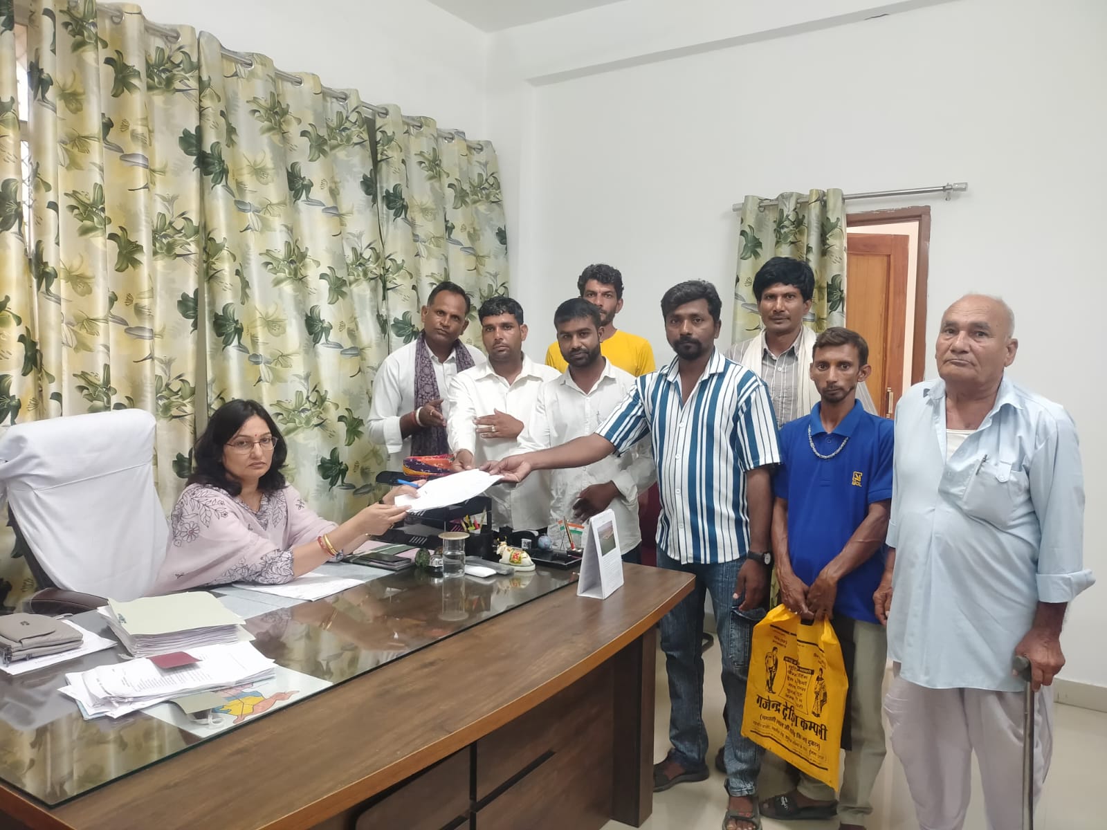  चित्तौड़गढ़ / भूपालसागर - विद्यालय भवन की जर्जर हालत पर ग्रामीणों का फूटा आक्रोश, उपखंड अधिकारी को सौंपा ज्ञापन