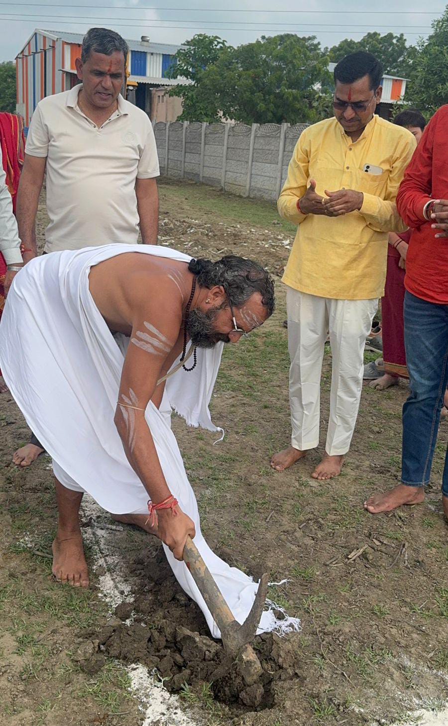  चित्तौड़गढ़  / राशमी -  पुठवाडिया अलख वेद गुरुकुल में नवीन गौशाला का शिलान्यास 