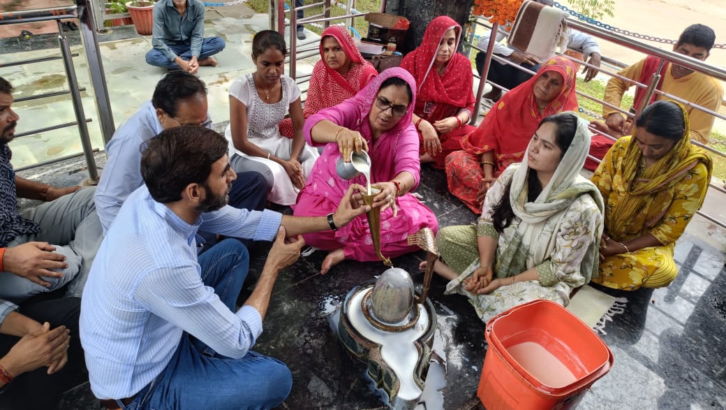 चित्तौड़गढ़ - चित्तौड़ डेयरी में हुआ अभिषेक