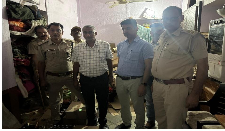 चित्तौड़गढ़ - अवैध शराब माफियाओं पर आबकारी विभाग का शिकंजा, 8 अभियुक्तों के खिलाफ कार्रवाई