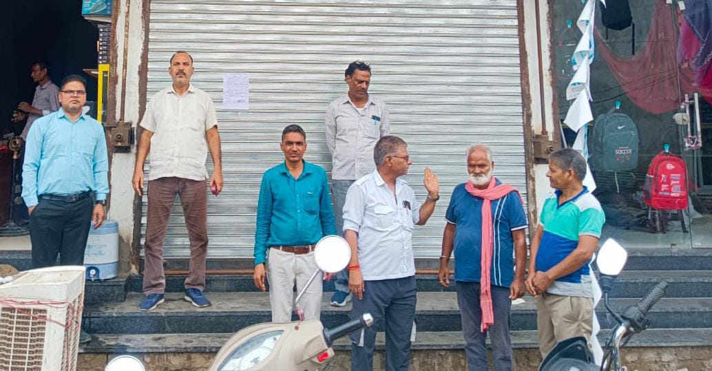  चित्तौड़गढ़ -  उर्वरक विक्रेताओं को दिए सख्त निर्देश, निर्धारित मूल्य से अधिक पर यूरिया विक्रय करने पर लाईसेंस निलंबित