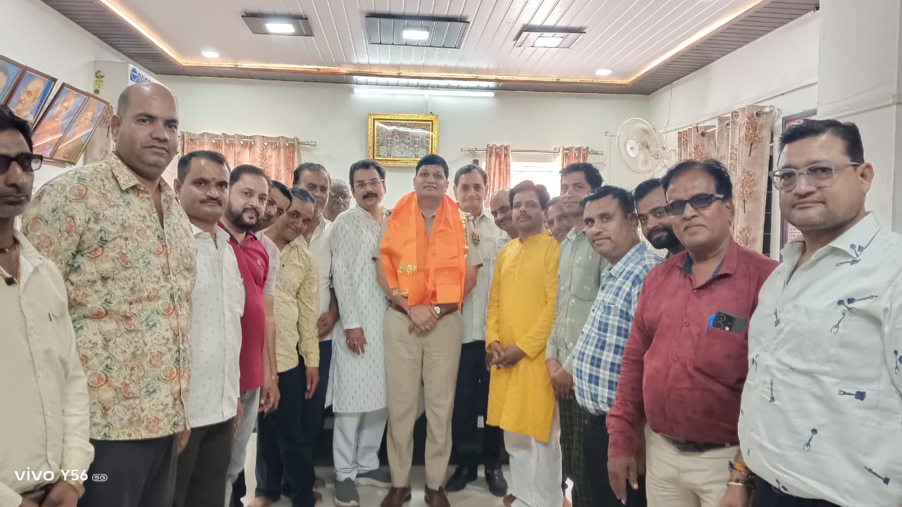 चित्तौड़गढ़ / निम्बाहेड़ा - सर्राफा संघ निंबाहेड़ा ने कोतवाली थाना अधिकारी से की शिष्टाचार भेंट