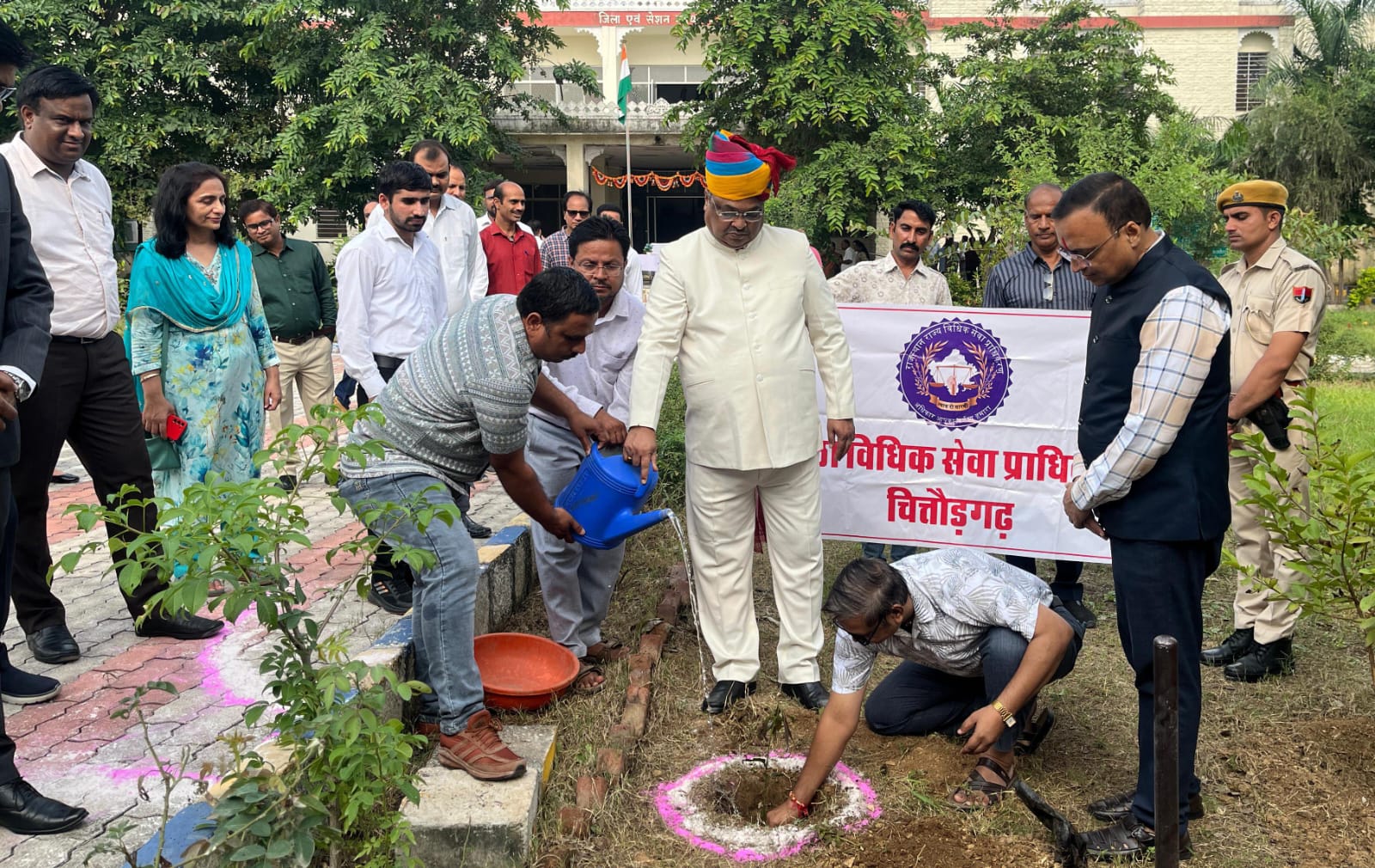 चित्तौड़गढ़ - न्यायालय परिसर में स्वतंत्रता दिवस पर किया पौधारोपण