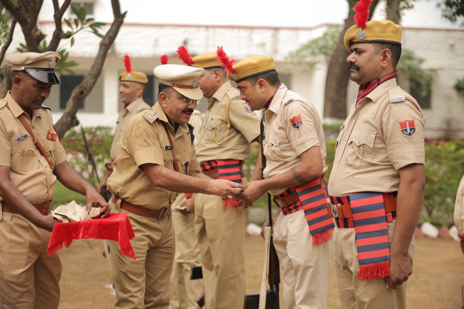 चित्तौड़गढ़ - पुलिस लाइन में मनाया आजादी का पर्व, पुलिस अधीक्षक ने ध्वजारोहण कर जवानों को बांटी मिठाई