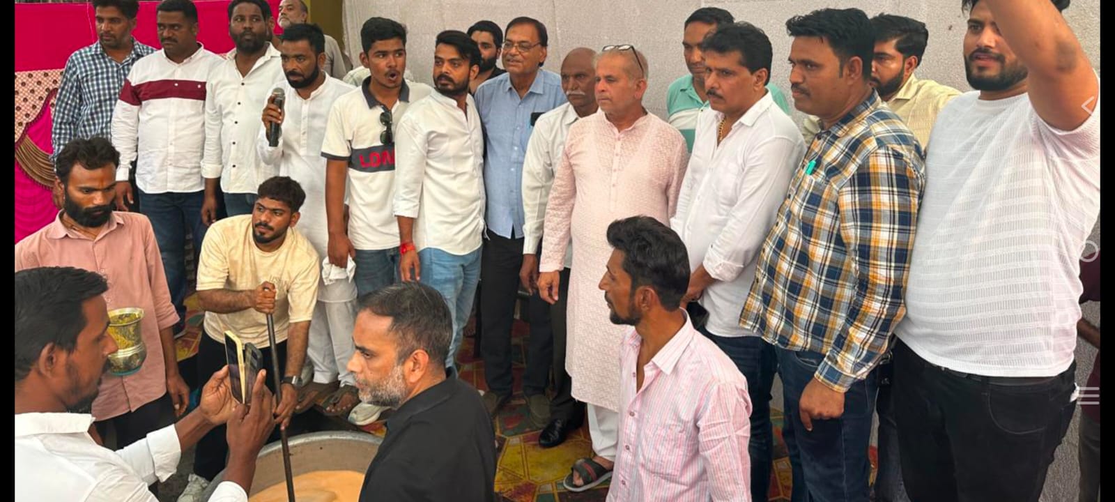 चित्तौड़गढ़ - कांग्रेस हेरिटेज जोन मंडल ने किया मोहर्रम पर पांच क्विंटल शाही शरबत का वितरण   
