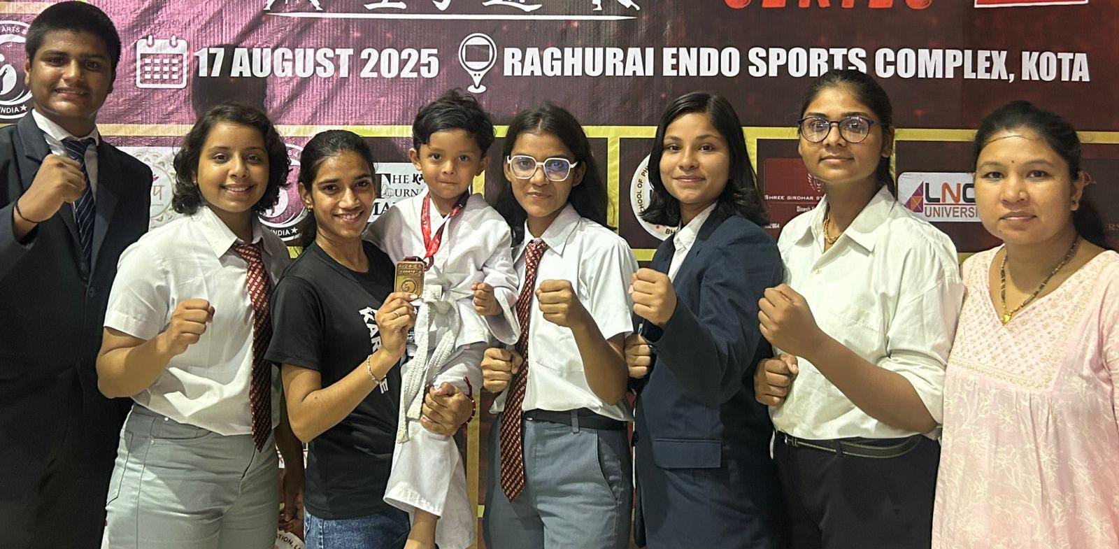  चित्तौड़गढ़ - चित्तौड़गढ़ के सात खिलाड़ियों ने कराटे चैंपियनशिप में जीते पदक
