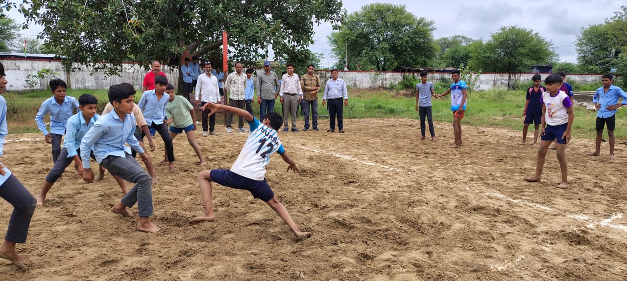 चित्तौड़गढ़ / कपासन - जिला स्तरीय कबड्डी प्रतियोगिता 10 सितंबर से 14 सितंबर तक सुरपुर में अधिकारियों ने किया निरीक्षण     