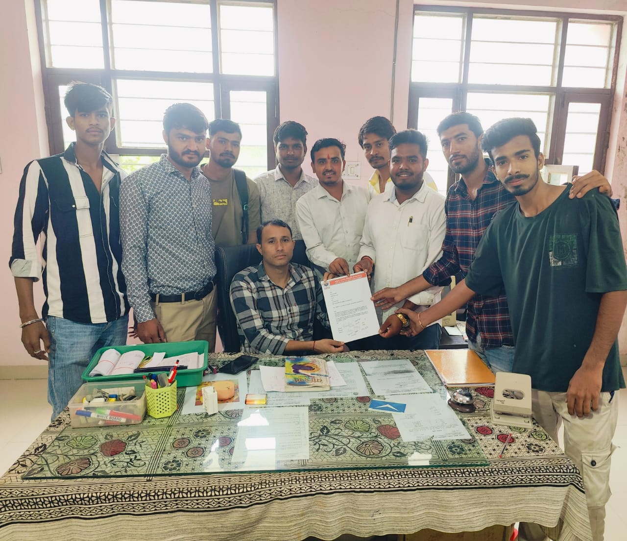  चित्तौड़गढ़ / बेंगू  - स्नातकोत्तर प्रवेश फॉर्म की तिथि बढ़ाने की मांग, विद्यार्थी परिषद ने सौंपा ज्ञापन