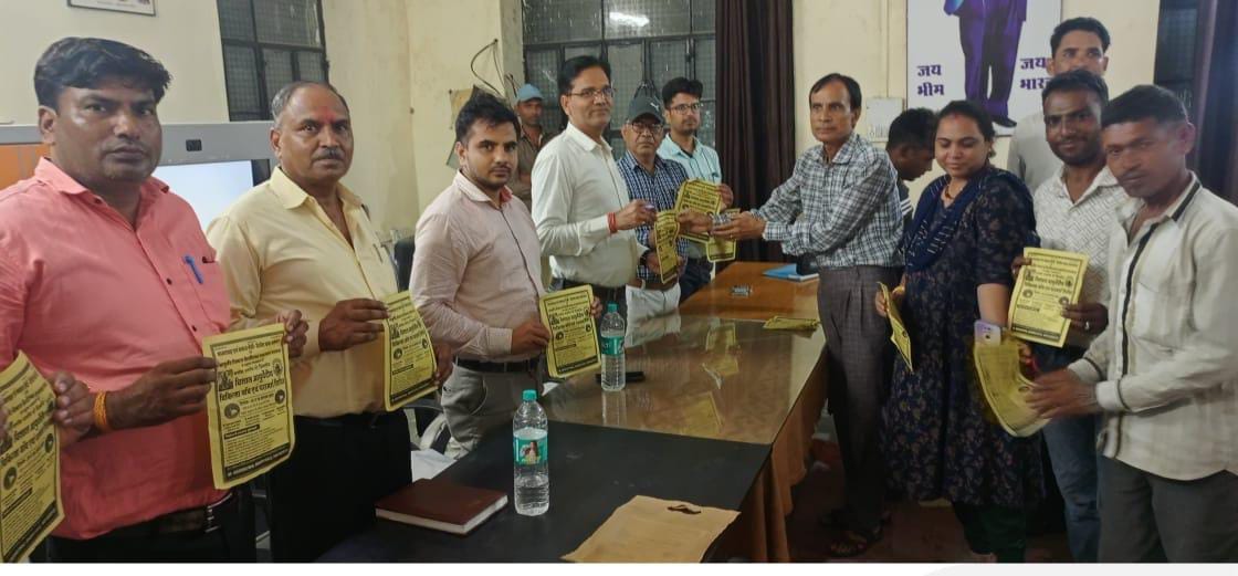  चित्तौड़गढ़ / चिकारड़ा ‌- रात्रि चौपाल में सड़क, पेयजल और   अतिक्रमण के छाए मुद्दे