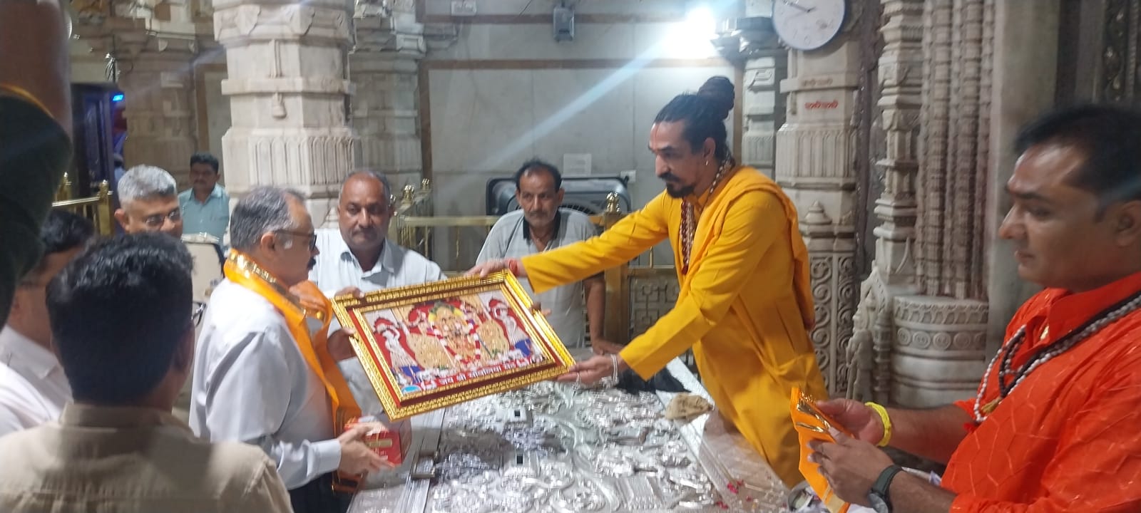 चित्तौड़गढ़ - राजस्थान पुलिस के कप्तान पहुंचे सांवलियाजी मंदिर, प्रदेश में शांति के लिए की कामना