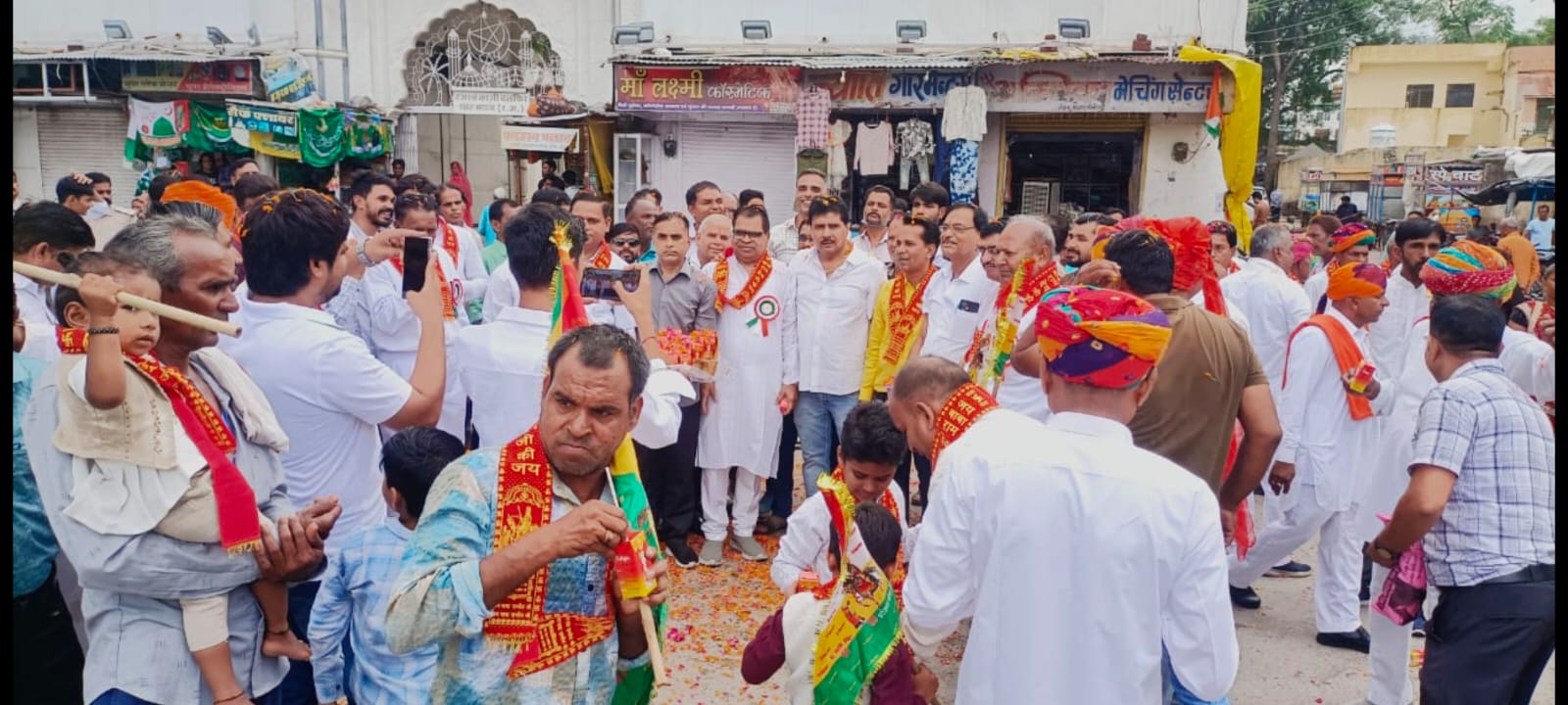 चित्तौड़गढ़ - बाबा रामदेव शोभायात्रा का हेरिटेज कांग्रेस जोन मंडल ने किया स्वागत