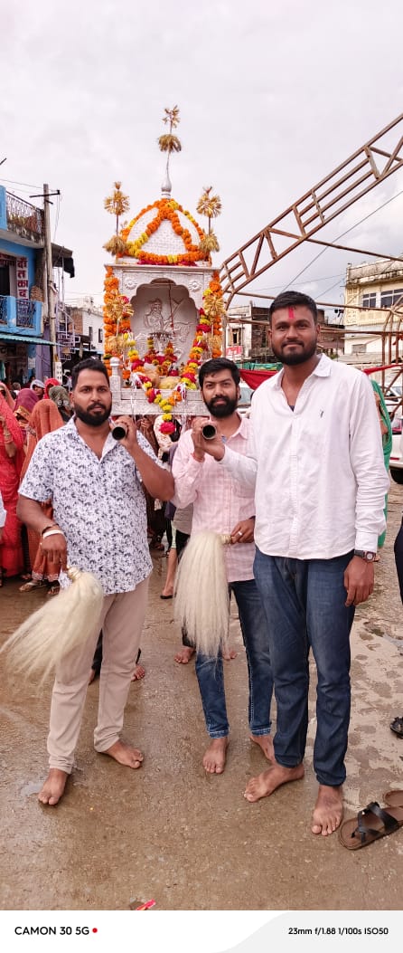 चित्तौड़गढ़ / कनेरा - कनेरा मे निकाली गई बाबा रामदेव की शोभायात्रा