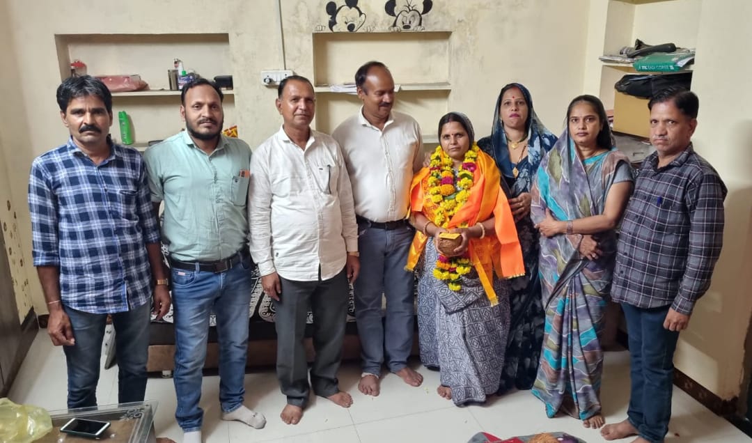 प्रतापगढ़ / छोटीसादड़ी - कांग्रेस महिला नगर अध्यक्ष बनने पर किया सम्मान