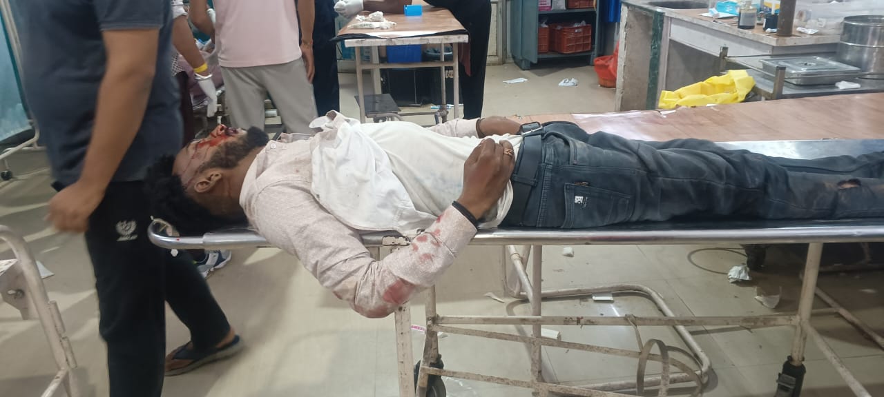 चित्तौड़गढ़ / निंबाहेड़ा - सड़क हादसे में दो युवकों की मौत, दो गंभीर हालत में चित्तौड़गढ़ रेफर