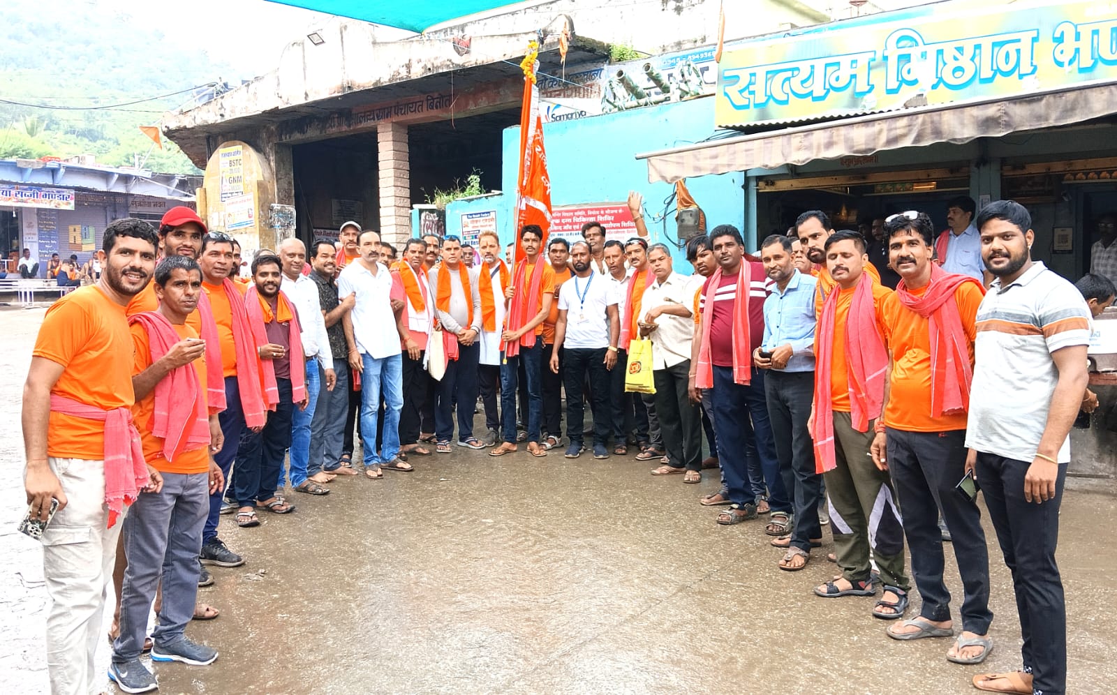 चित्तौड़गढ़ / बिनोता - चारभुजा गढ़बोर जा रहे पैदल संघ का बिनोता में स्वागत