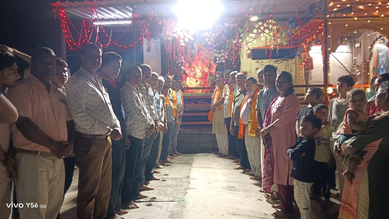 चित्तौड़गढ़ / निम्बाहेड़ा - निंबाहेड़ा में गणपति महोत्सव के नवे दिन सर्व व्यापार मंडल ने की भव्य आरती