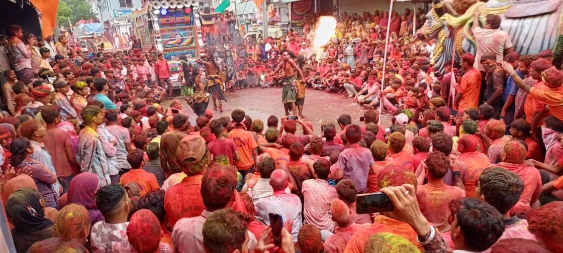 चित्तौड़गढ़ / चिकारड़ा - गणपति विसर्जन को लेकर निकली शोभायात्रा, दो दर्जन अश्व ने दिखाएं करतब