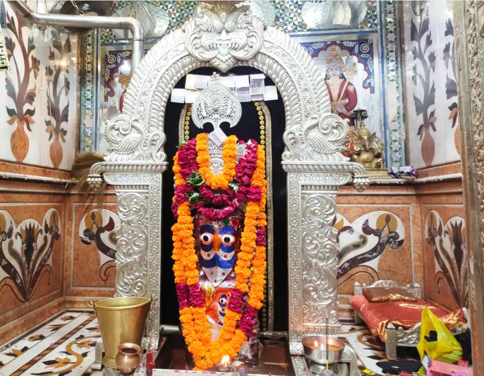 चित्तौड़गढ़ / कपासन - चंद्रग्रहण के कारण शनिमहाराज आली मंदिर के पट हुए बंद