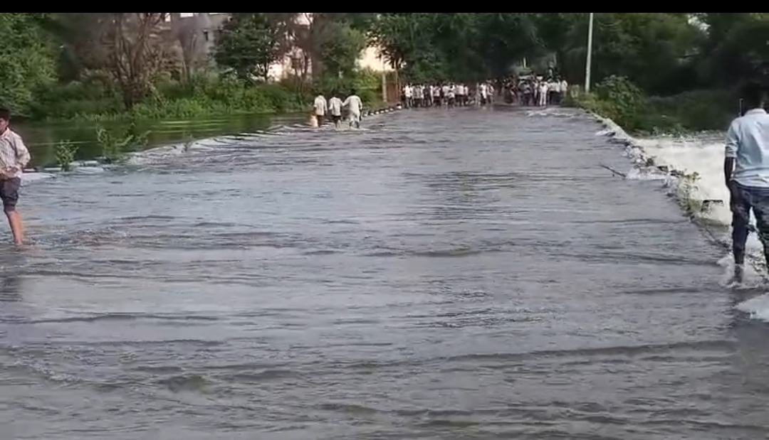 चित्तौड़गढ़ / कपासन - बड़गांव बांध की रपट पर 8 इंच पानी, हथियाना शनिमहाराज मार्ग बंद