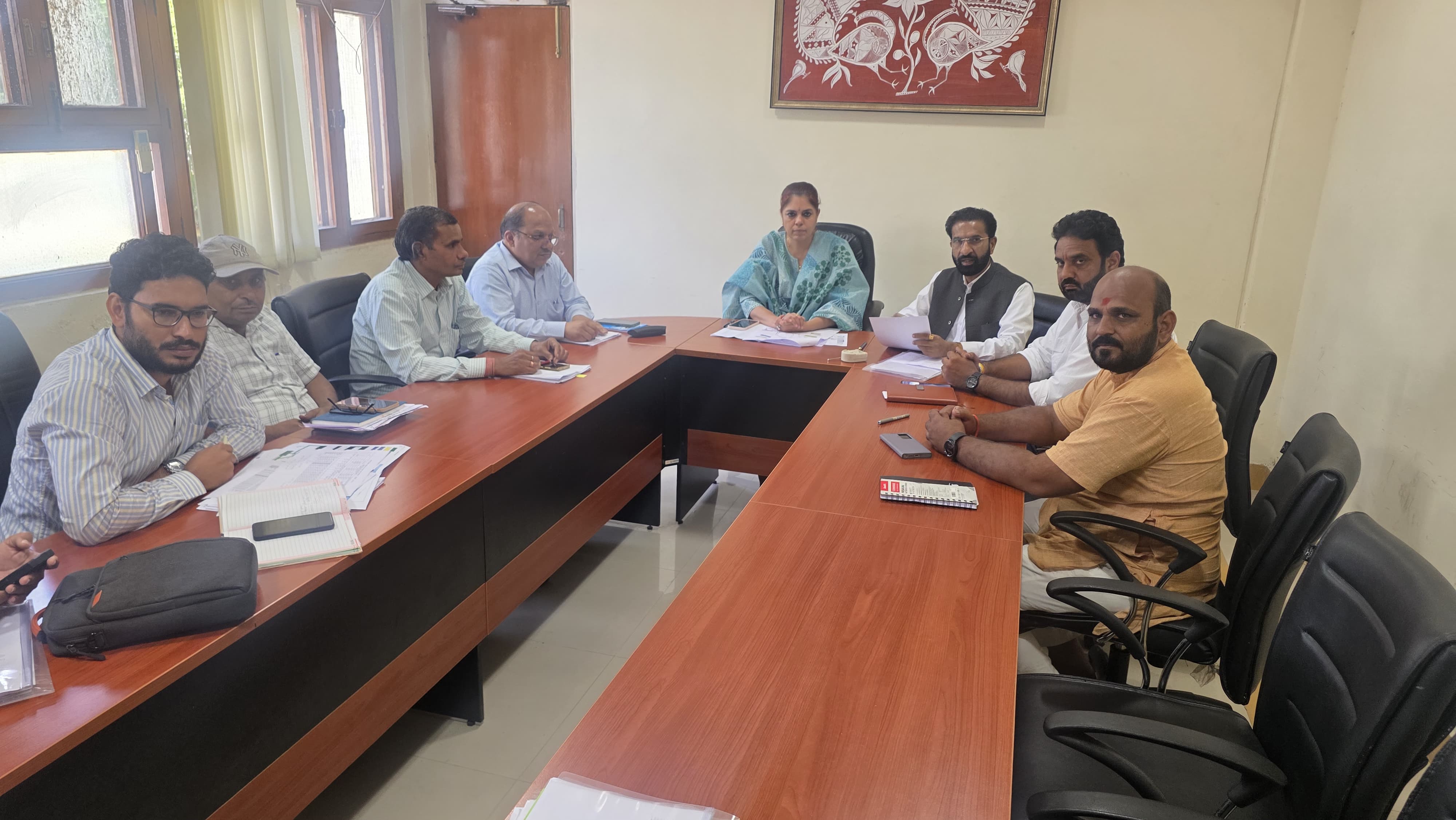 चित्तौड़गढ़ / कपासन - खाली तालाबों में बनास नदी के पानी की आवक बढ़ाने को लेकर संभागीय आयुक्त से विधायक जीनगर ने की चर्चा
