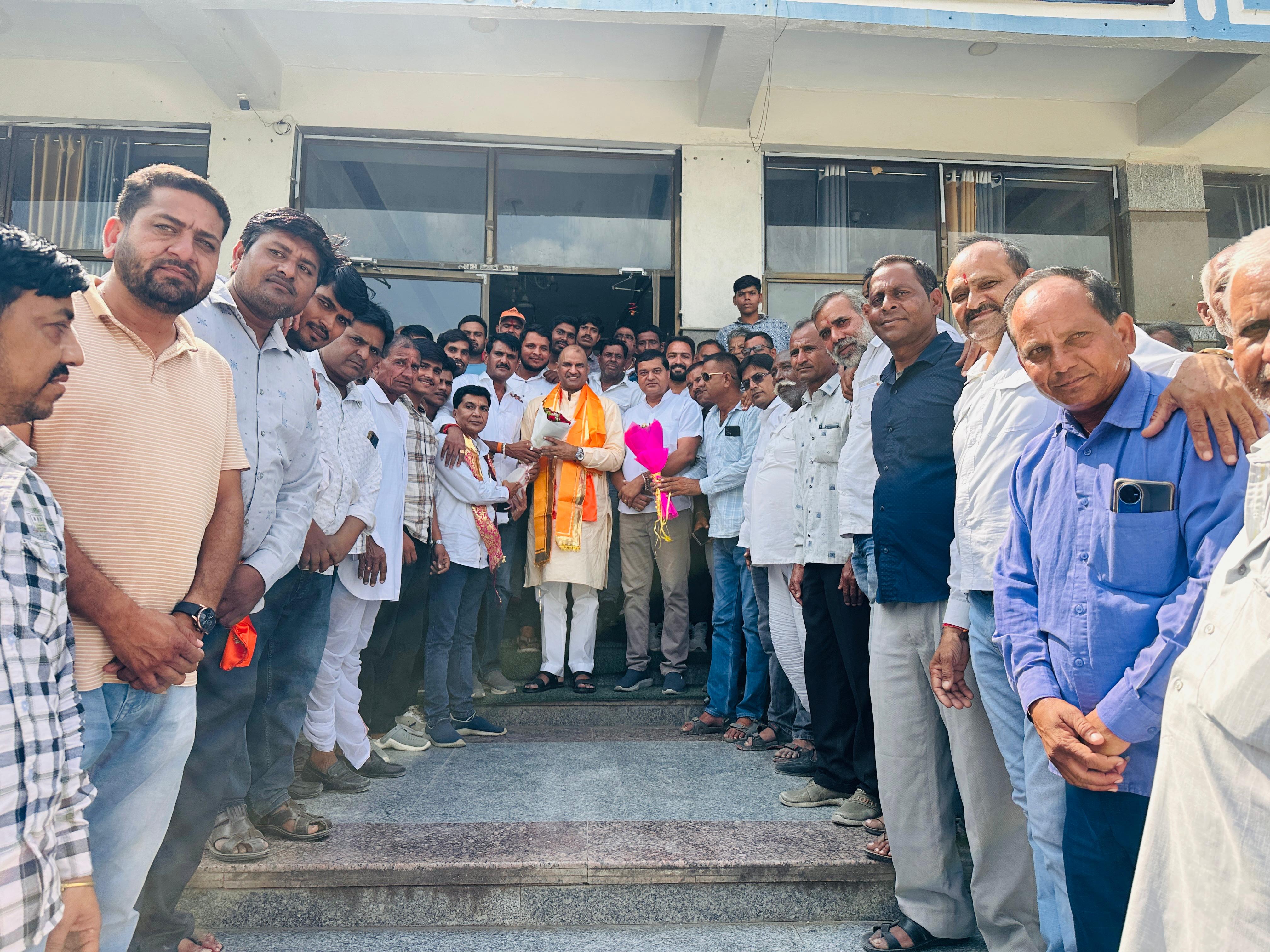 चित्तौड़गढ़ / निम्बाहेड़ा - काश्तकारों एवं भाजपा जनप्रतिनिधियों ने सांसद जोशी का किया स्वागत