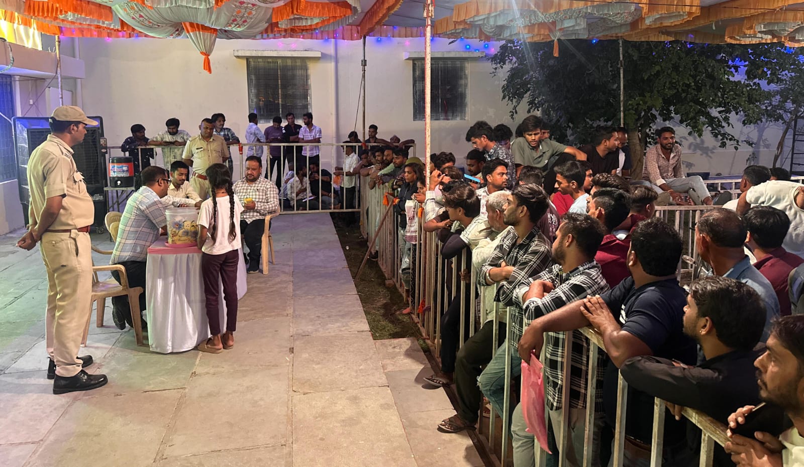 चित्तौड़गढ़ / निंबाहेड़ा - राष्ट्रीय दशहरा मेला ; फैंसी व मनिहारी की अस्थाई दुकानों के आवंटन की निकली लॉटरी