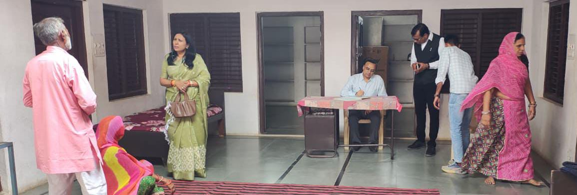 चित्तौड़गढ़ / बस्सी - भगवती बाल गृह एवं वृद्धाश्रम का किया निरीक्षण