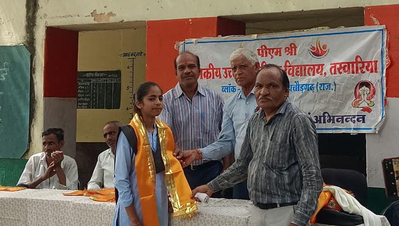चित्तौड़गढ़ / कपासन - कपासन क्षेत्र से इंस्पायर्ड अवॉर्ड में राजकीय तस्वारिया विद्यालय की बालिका का राज्य स्तर पर चयन 