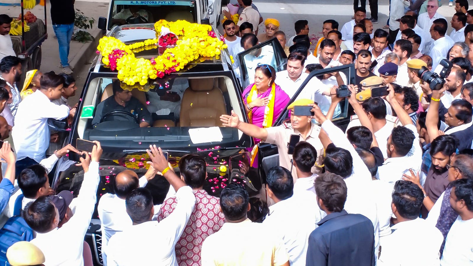 चित्तौड़गढ़ / निंबाहेड़ा - पूर्व मुख्यमंत्री वसुंधरा राजे का निम्बाहेड़ा में हुआ भव्य स्वागत