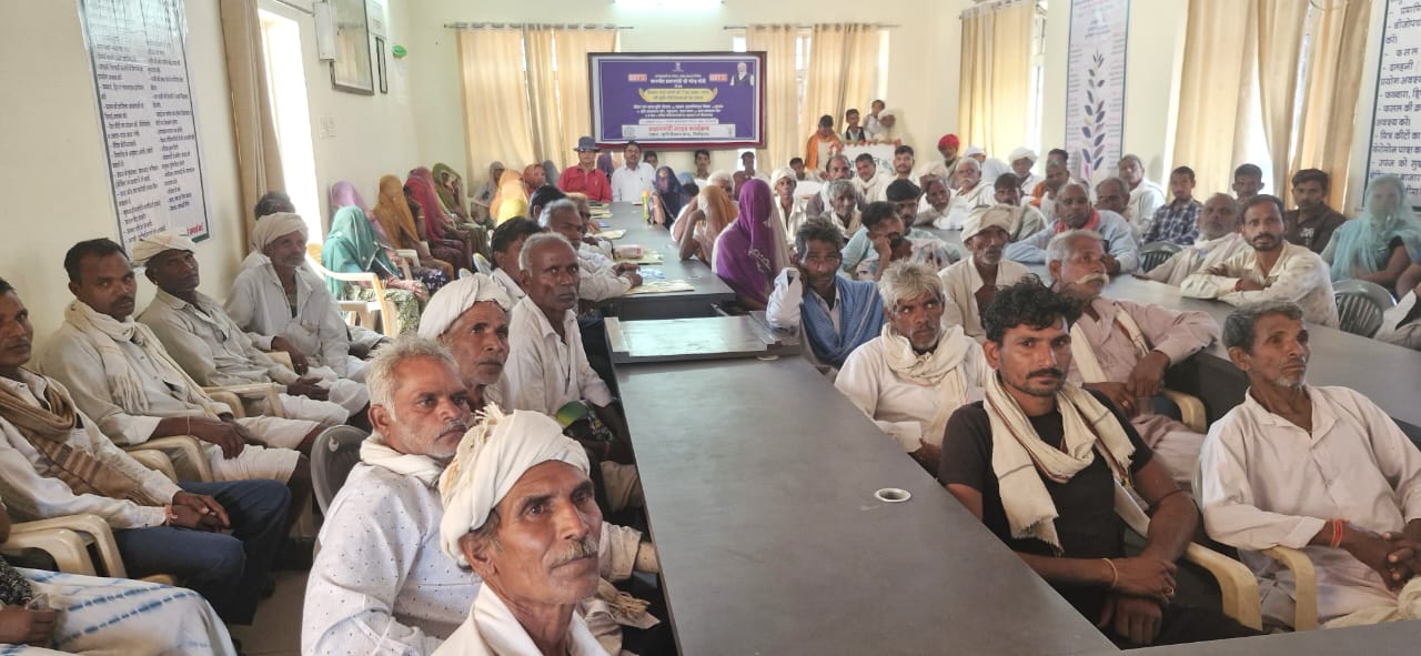 चित्तौड़गढ़ - कृषि विज्ञान केंद्र में प्रधानमंत्री के लाइव कार्यक्रम का आयोजन, किसानों ने सुनी प्रधानमंत्री की बातें