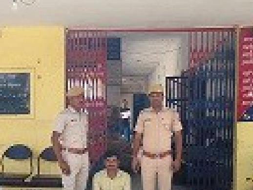 चित्तौड़गढ़ / डूंगला - लंबे समय से फरार स्थायी वारंटी को किया गिरफ्तार 