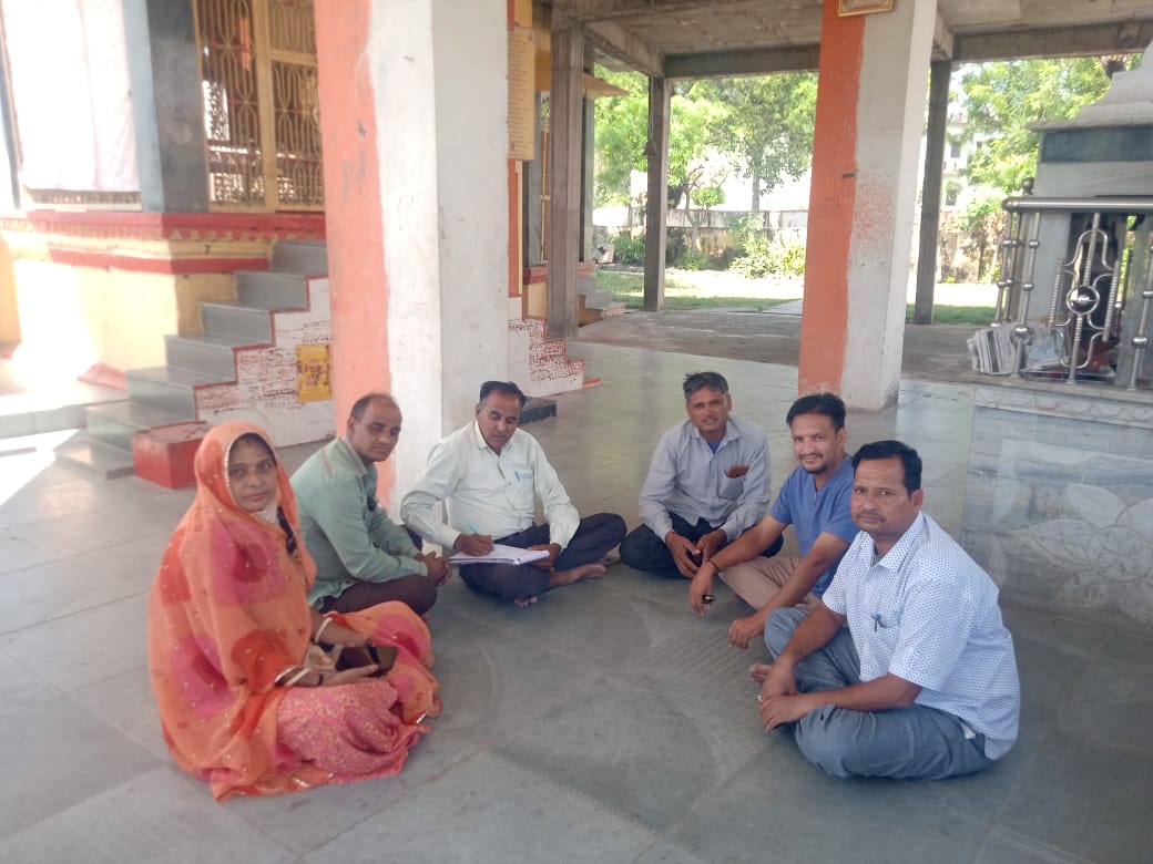 चित्तौड़गढ़ / बेगूं  - पंचायत शिक्षक विद्यालय सहायकों की बैठक संपन्न, प्रदेश स्तरीय प्रदर्शन में लेंगे भाग