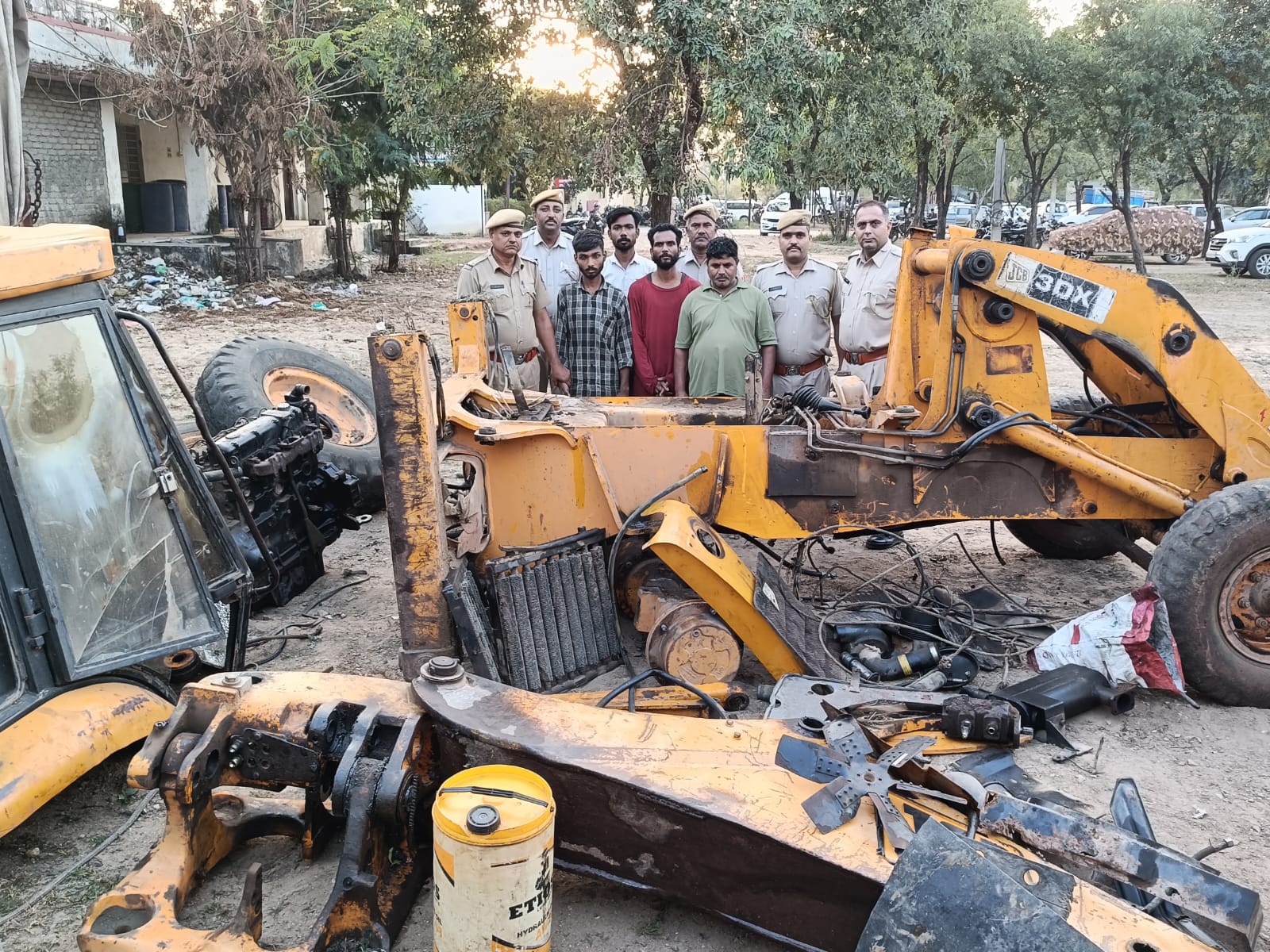 चित्तौड़गढ़ - जेसीबी चोरी की घटना का खुलासा, चार आरोपी गिरफ्तार