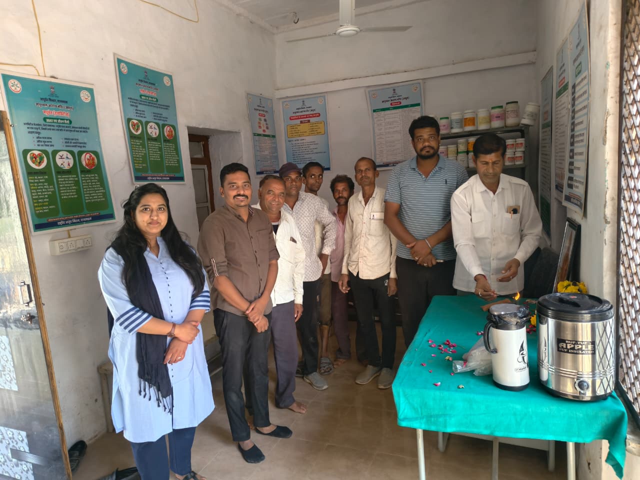 चित्तौड़गढ़ / कनेरा - आयुर्वेद चिकित्सालय में काढ़ा बनाकर पिलाया