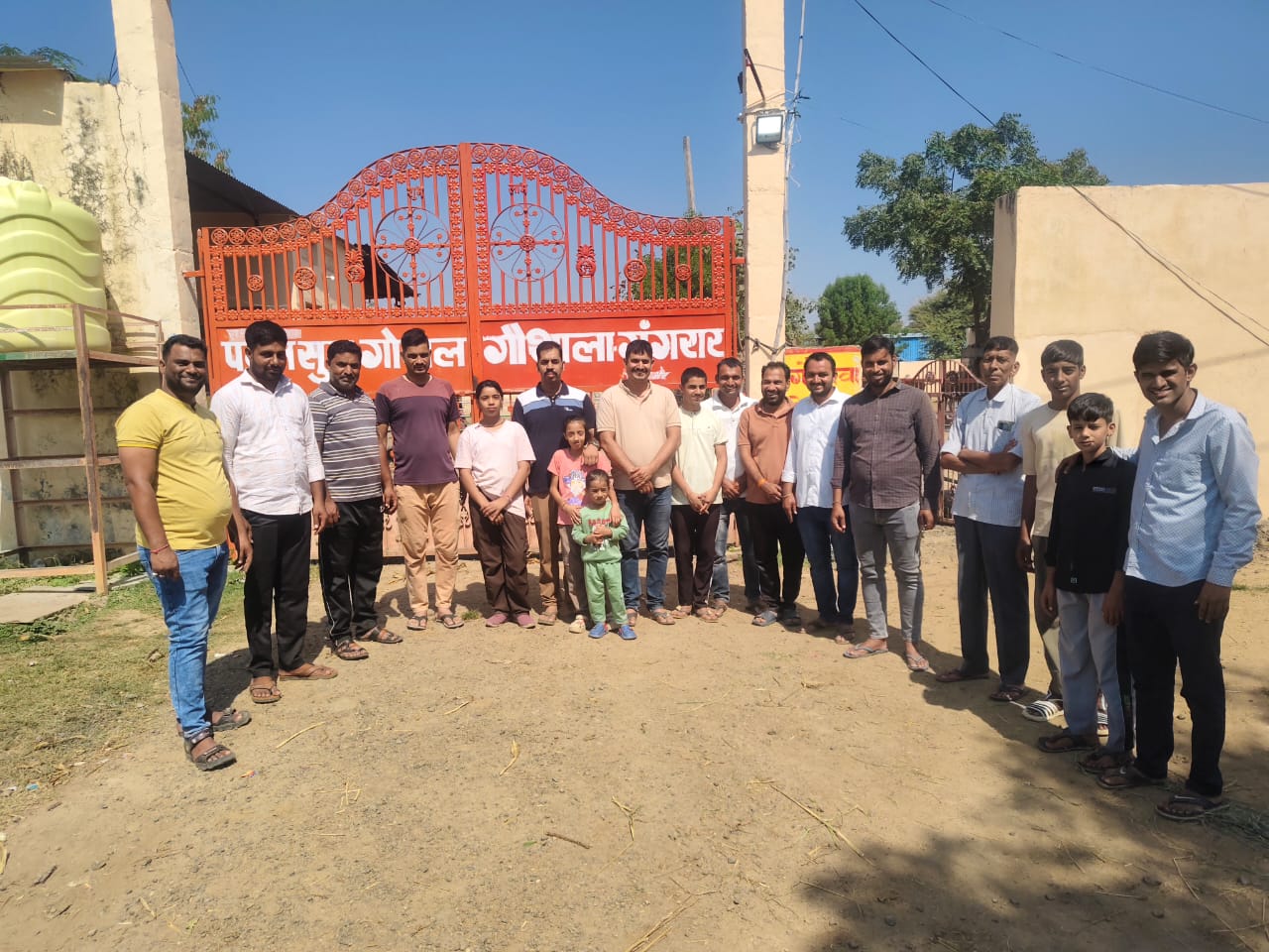 चित्तौड़गढ़ / गंगरार - भाटखेड़ा में बालक हर्षवर्धन सिंह चौहान के जन्मदिन पर गौसेवा कार्यक्रम आयोजित