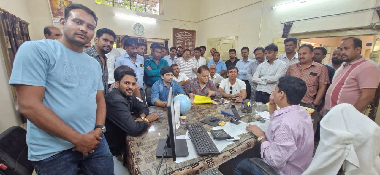 चित्तौड़गढ़ - दिवाली पर अतिरिक्त कार्य भत्ता नहीं मिलने से बिजली कर्मचारियों में नाराज़गी : कार्य बहिष्कार का लिया निर्णय