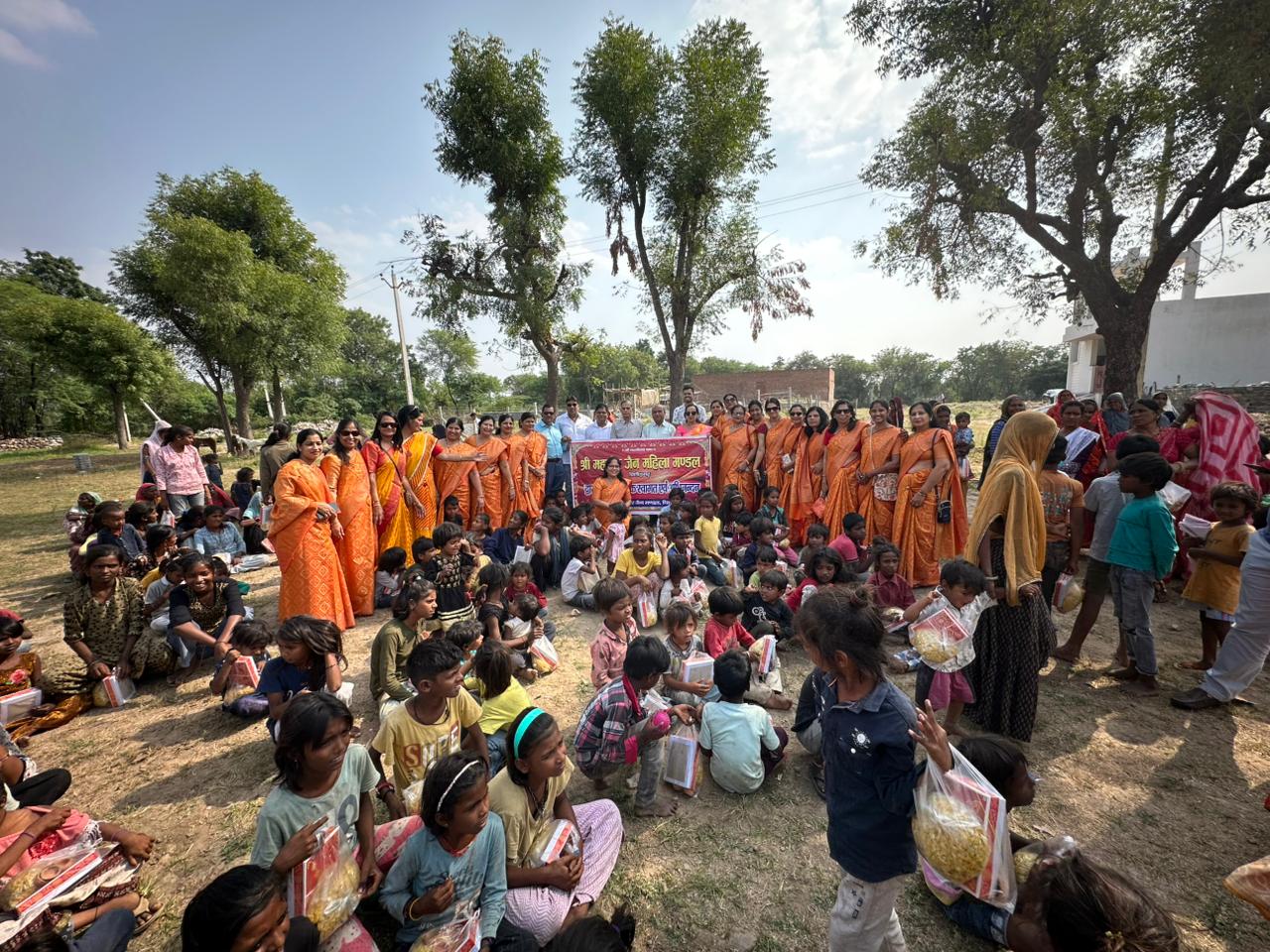 चित्तौड़गढ़ - दीपावली पर जरूरतमंदों के बीच बांटी खुशियां