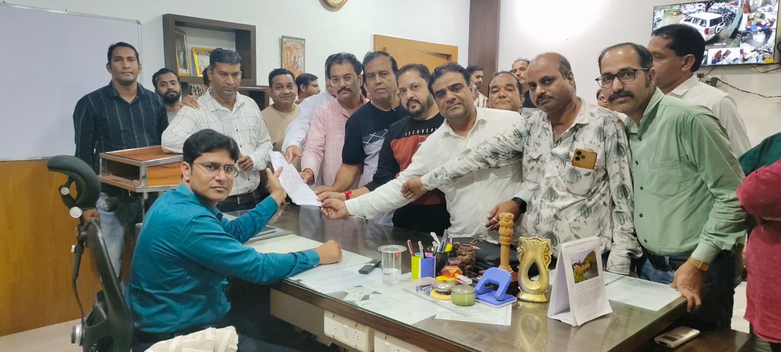 चित्तौड़गढ़ / निंबाहेड़ा - सर्राफा व्यापारियों को निरंतर पुलिस द्वारा अनावश्यक प्रताड़ना के विरोध में ज्ञापन सौंपा