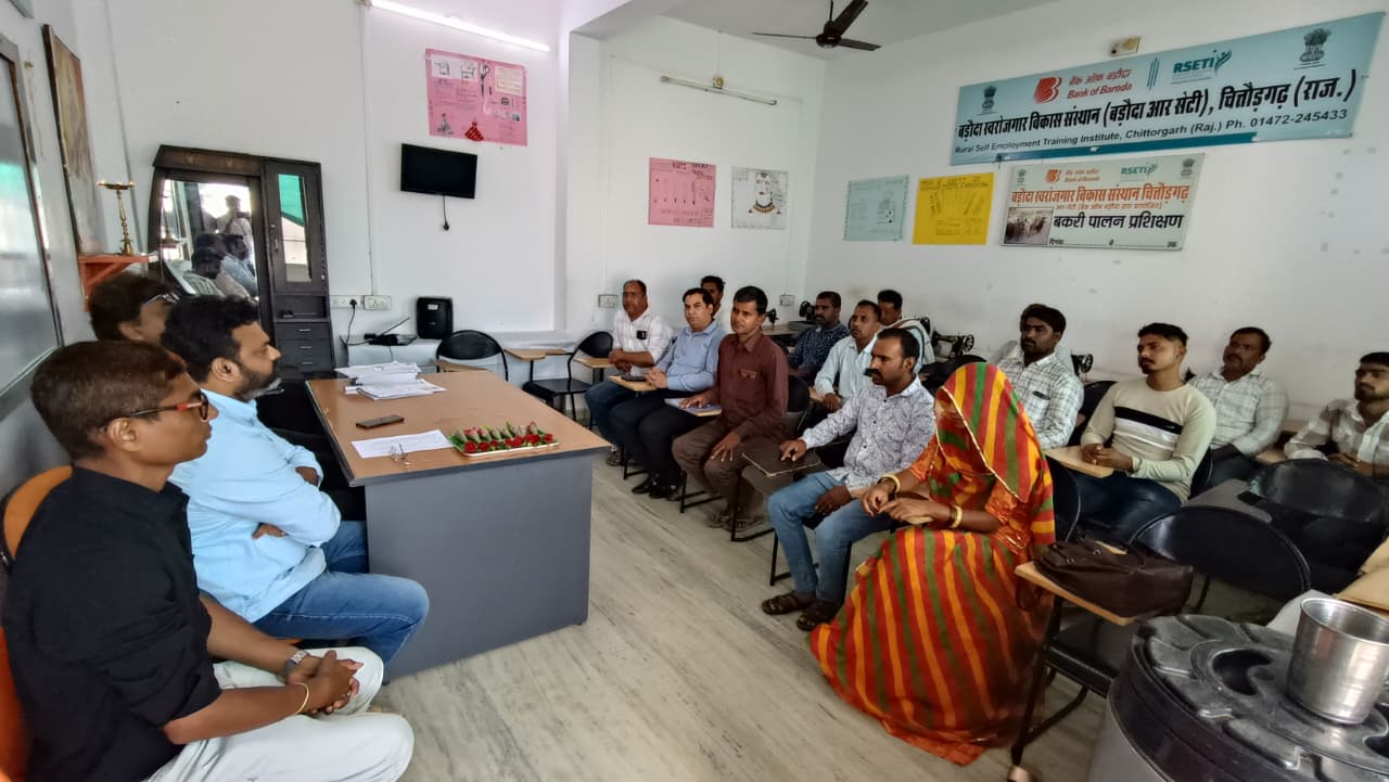 चित्तौड़गढ़ - बकरी पालन प्रशिक्षण कार्यक्रम का शुभारम्भ