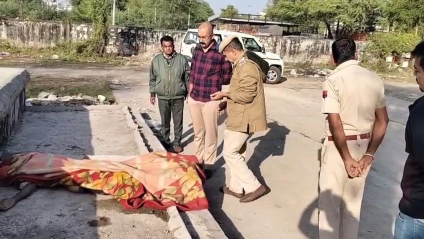 चित्तौड़गढ़ - होलसेल मंडी में बिना अज्ञात का शव, दो कंबल ओढ़े था, आंख के ऊपर चोट से संदेह