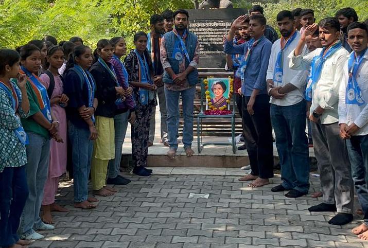 चित्तौड़गढ़  - इंदिरा गांधी जयंती पर एनएसयूआई ने दी श्रद्धांजलि