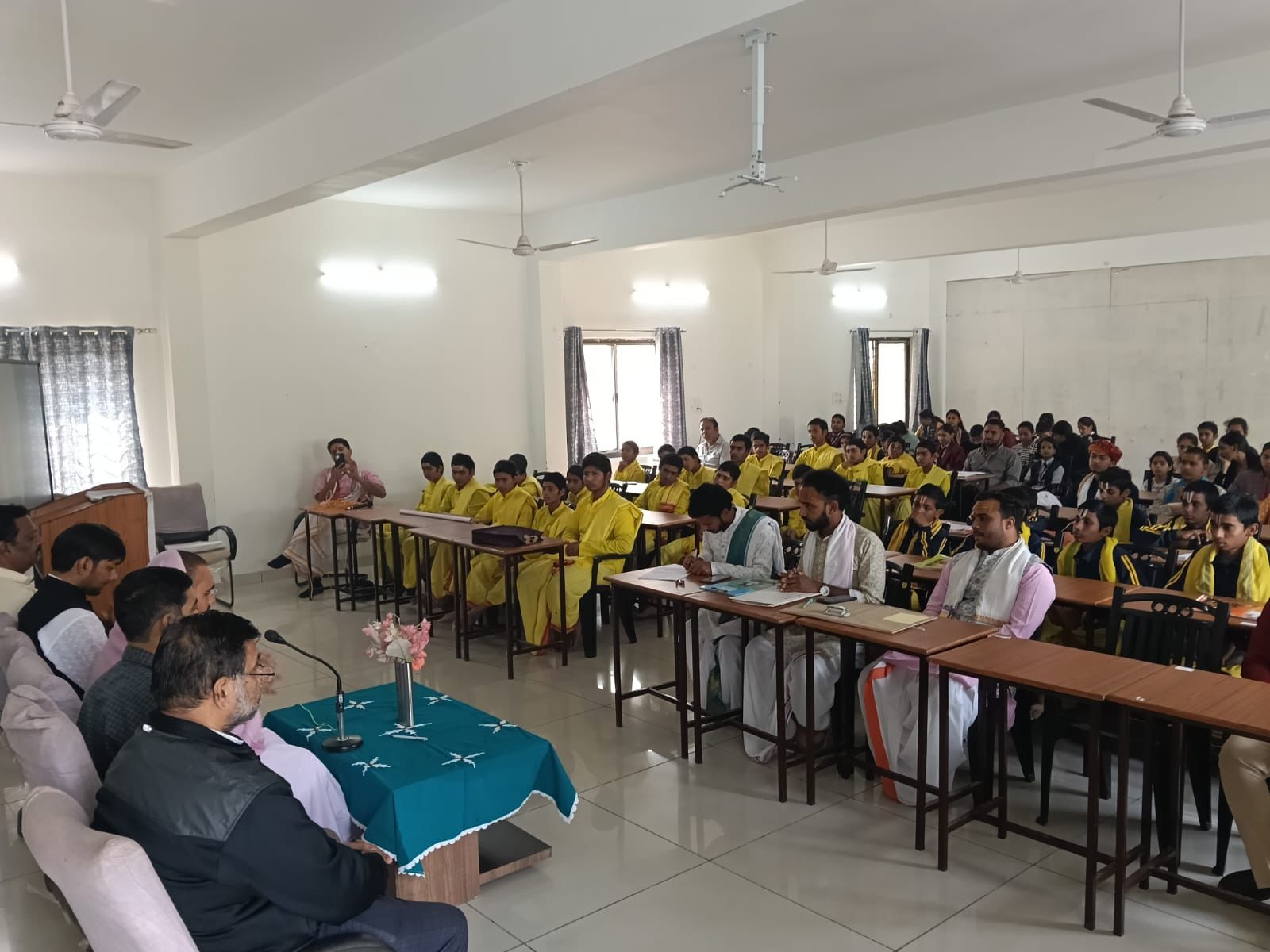 चित्तौड़गढ़ - चित्तौड़गढ़ में गीता जयन्ती की पूर्व संध्या पर अष्टादश प्रतियोगिताओं का भव्य आयोजन